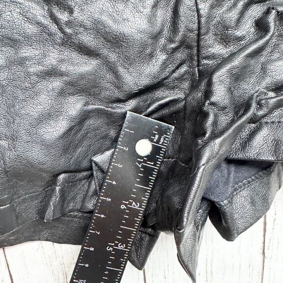 Sparkle & Fade Shorts Women 4 Black Leather Zip Back Outseam Detail Chic Goth - Picture 6 of 7